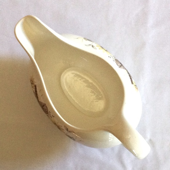 Ceramic Gravy Boat w/Saucer - Picture 3 of 7